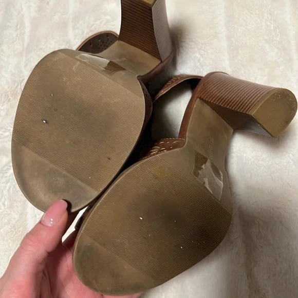 Call it Spring heels - Picture 2 of 3